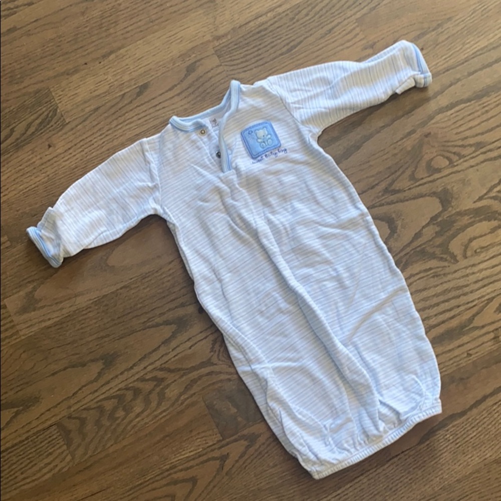 Euc Carter sleeping gown
